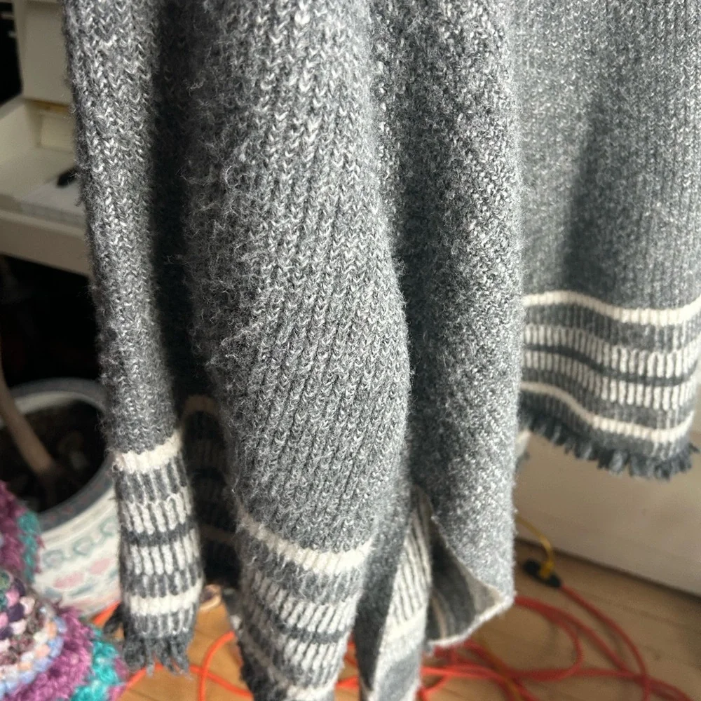 Zara Knit Gray and White Striped Cardigan W Bell Sleeves Small - Picture 13 of 16